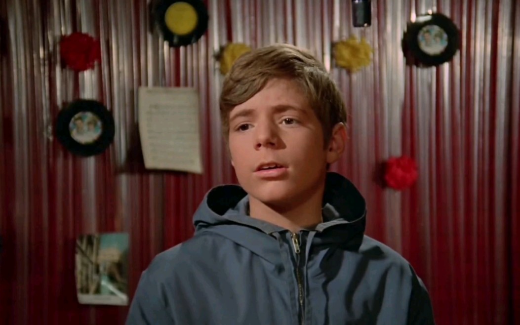 影片《英俊少年》插曲——两颗小星星