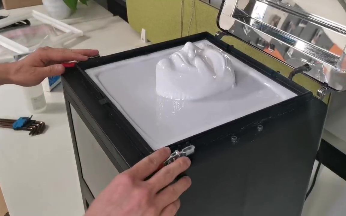 这不得整个奥特曼面具全家桶——桌面级吸塑机