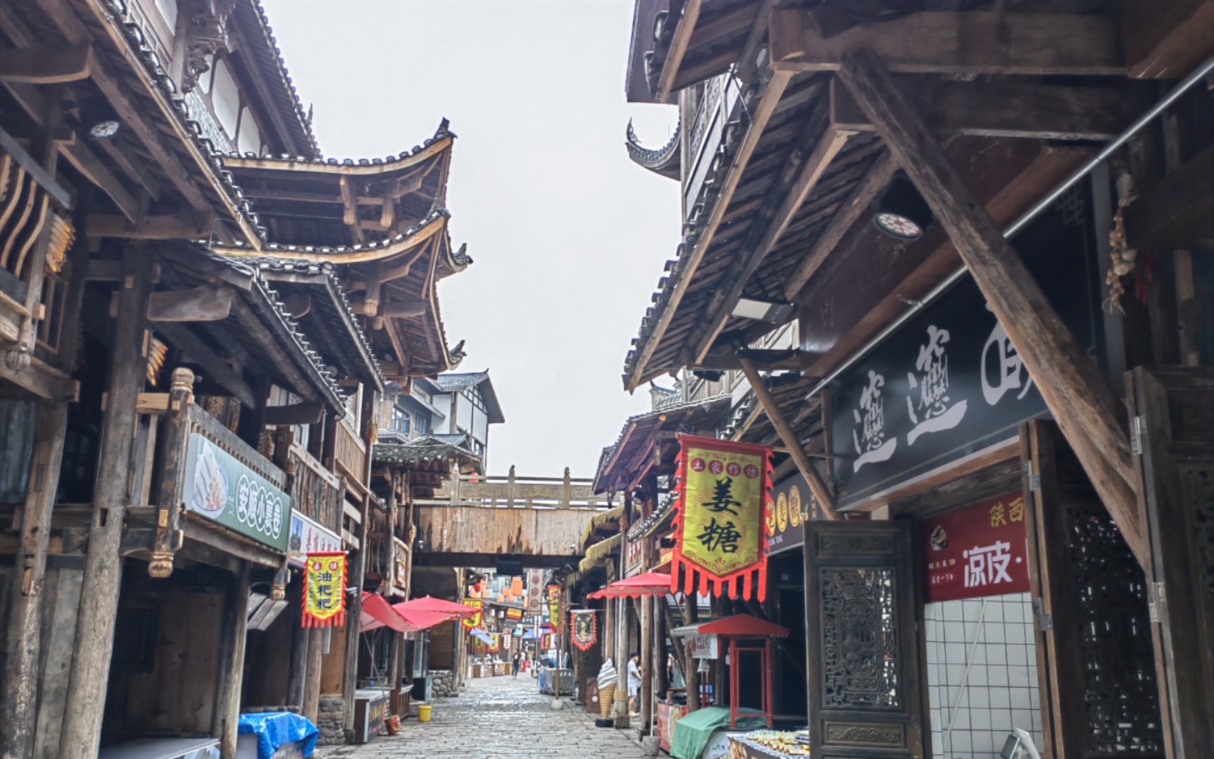 张家界72奇楼,真的很奇怪耶