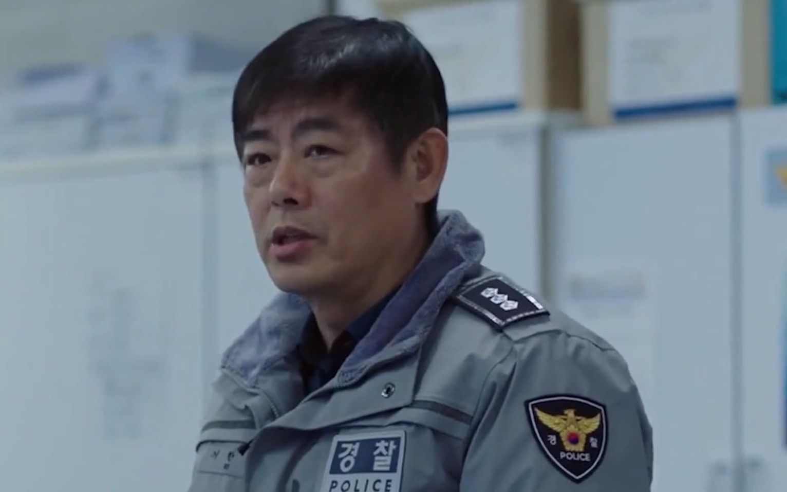 韩国警察端机枪,对5个村庄95位村民疯狂扫射,竟因苍蝇打扰睡觉