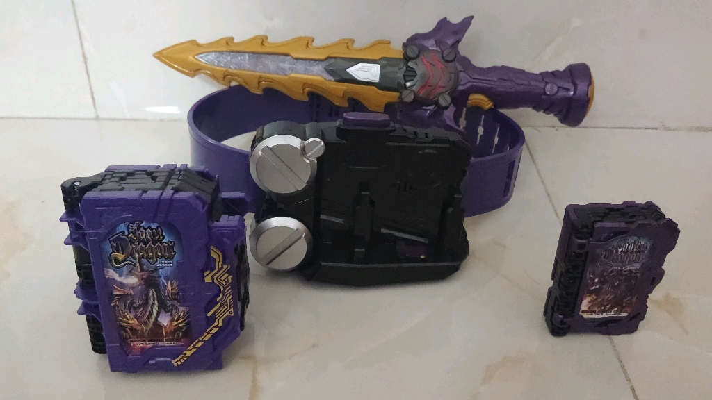 假面骑士王剑和邪王龙