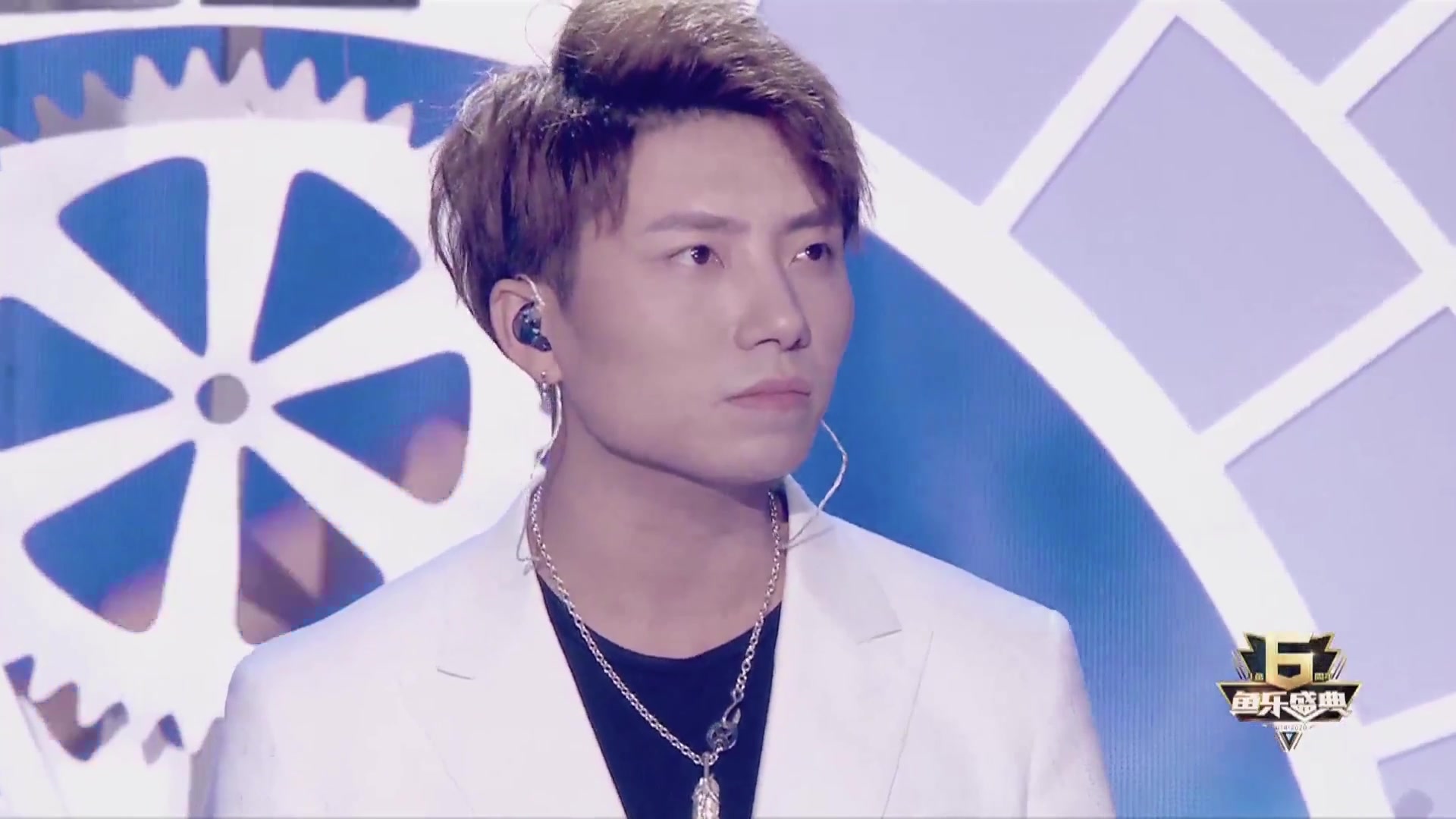 尧顺宇过去斗鱼年度盛典演唱