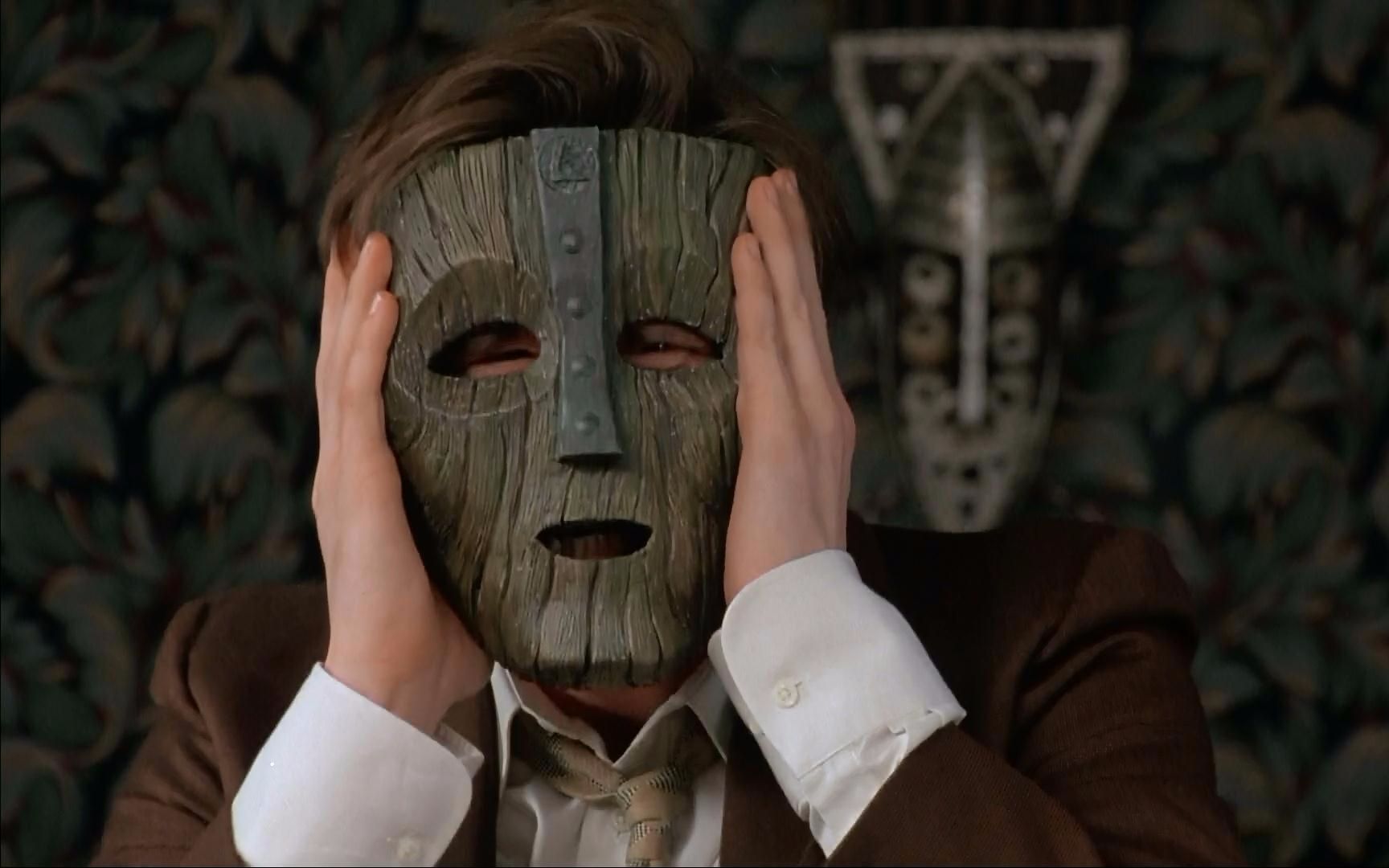 小伙意外得到一个面具不仅有了超能力还迎娶了白富美从此走上人生巅峰