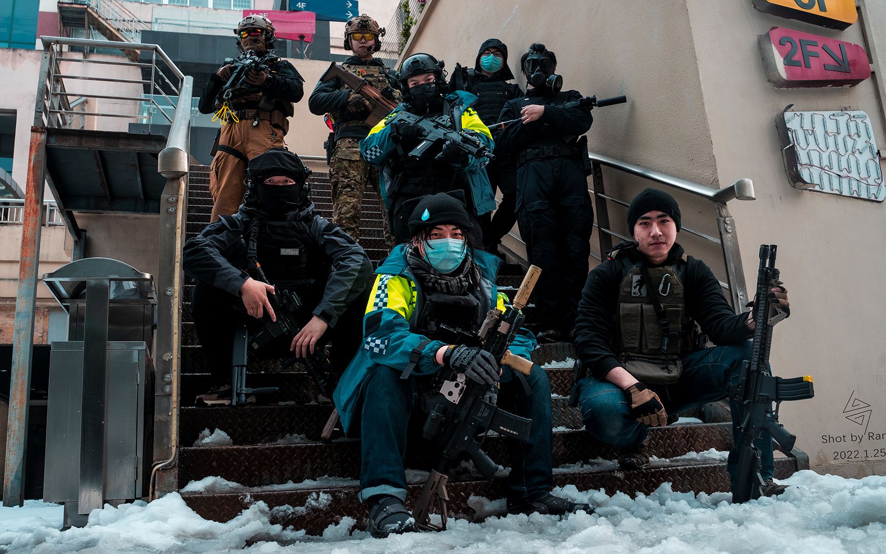 论一群尼龙佬在雪地里能整出什么花活——打雪仗_哔哩哔哩_bilibili