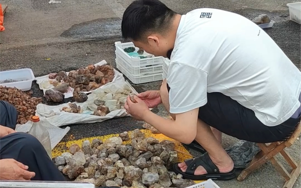 花800元看我在水晶集市上买了多少水晶!逛东海水晶大集哔哩哔哩bilibili