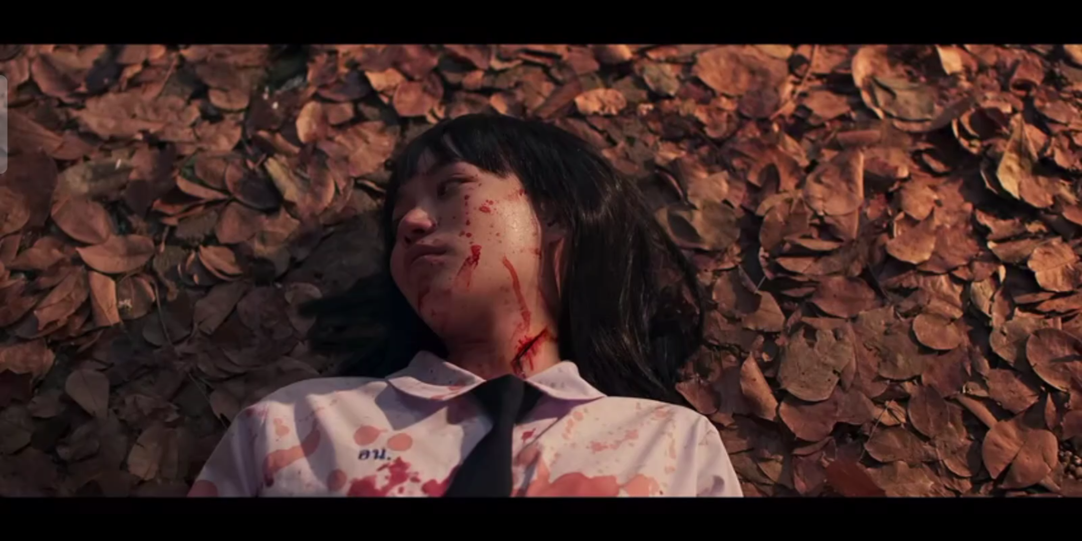 禁忌女孩撒旦之女终究有了感情躺在了自己最讨厌的白色玫瑰上