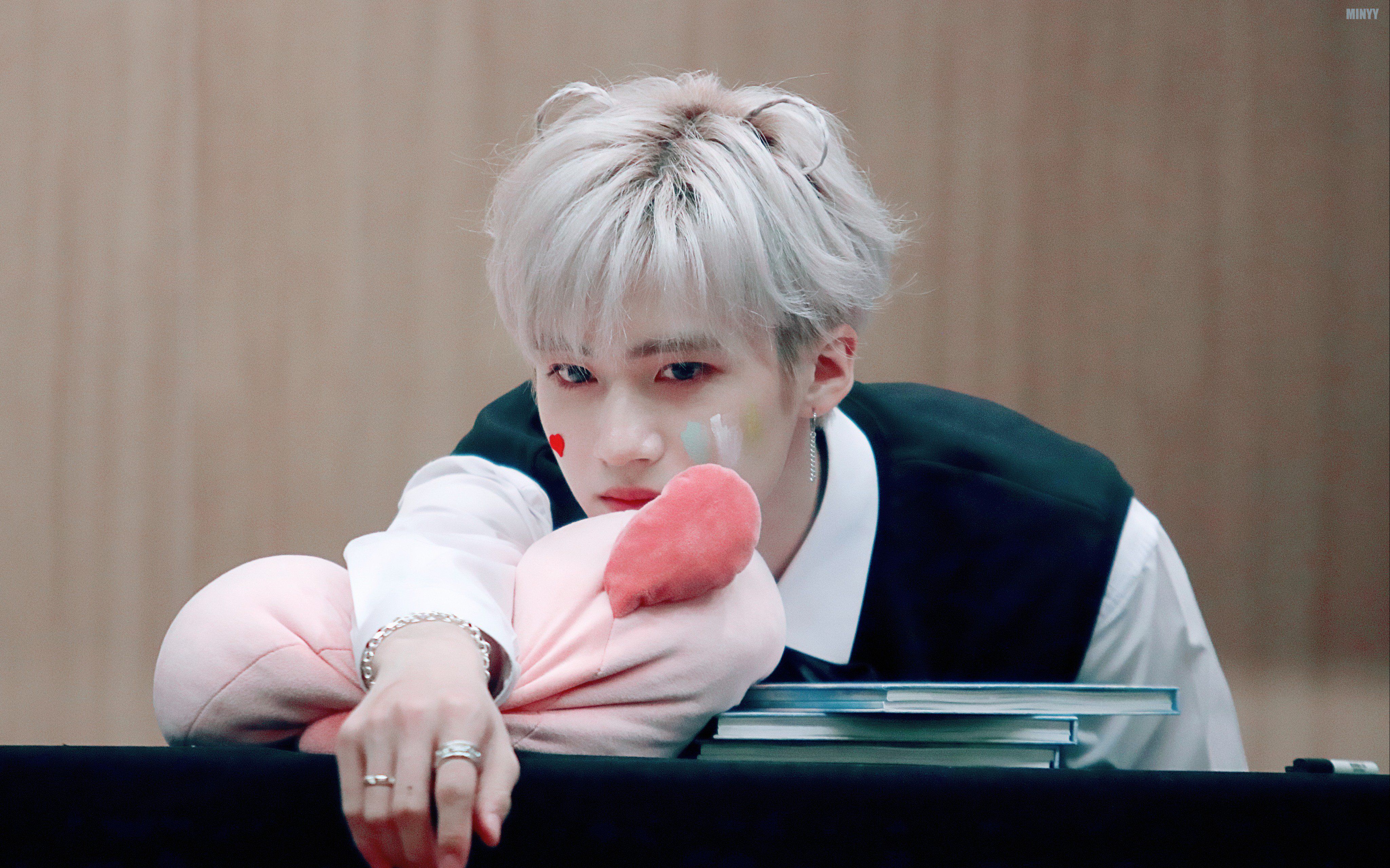 【pentagon】-《shine》 stage mix_哔哩哔哩 (゜-゜)つロ 干杯~-bili