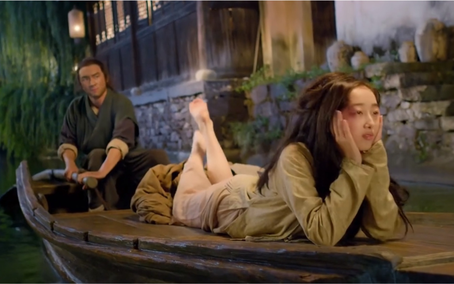 终是身上无分文 负了街边俏佳人!