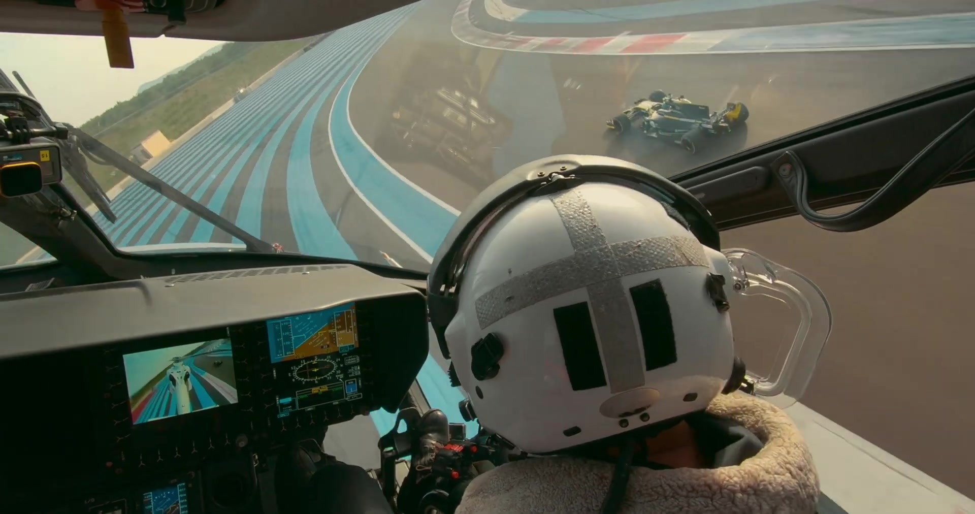 双厨狂喜: 空客ach160直升机 vs 雷诺f1 超清宣传片|保罗里卡德赛道