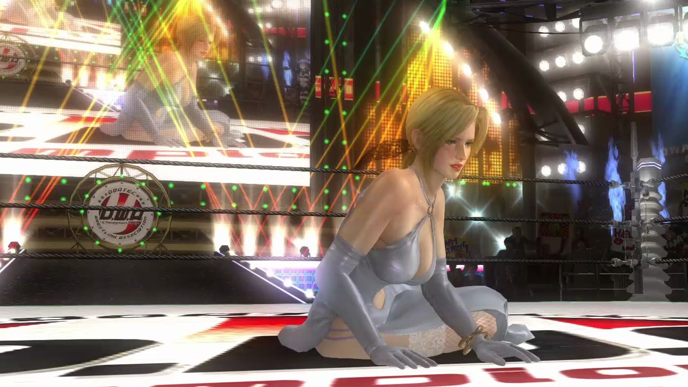 doa5 表演赛上,霸道女总裁竟被摔跤手父女联手欺辱