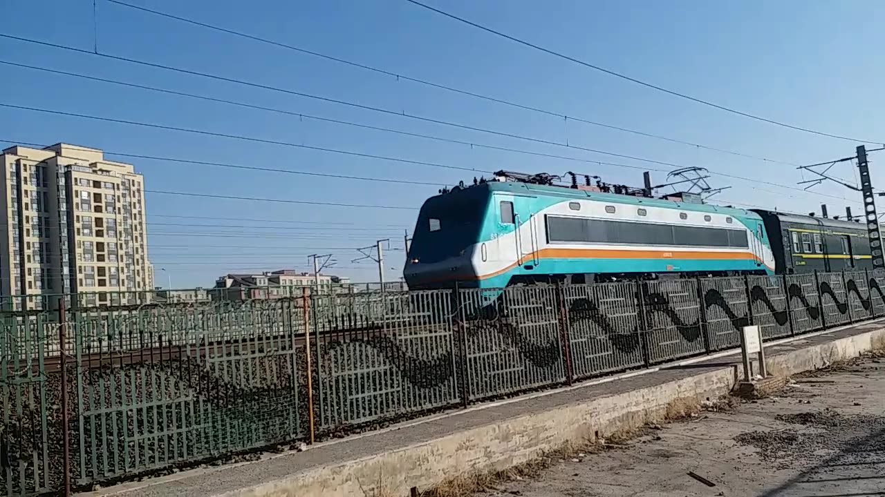 ss9(青蛙)牵引k216次通过去天津站方向