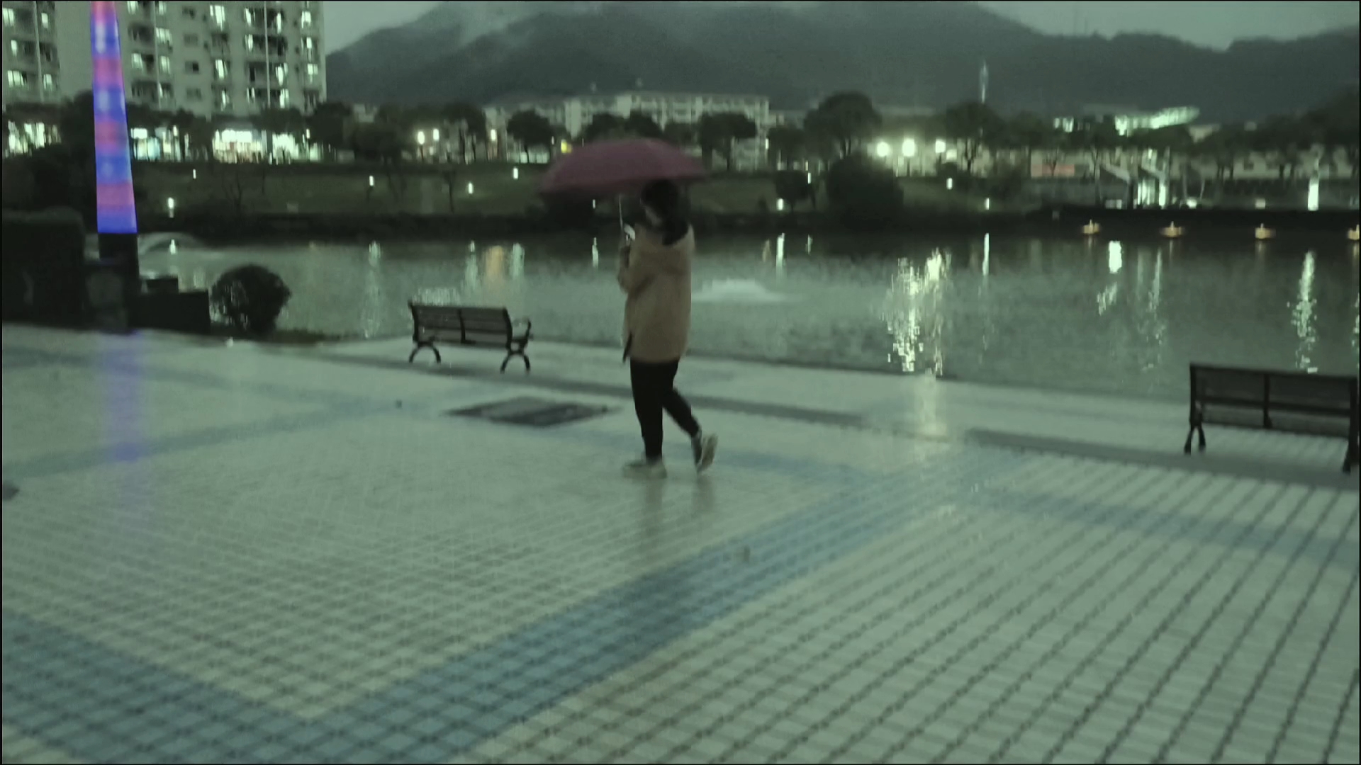 [图]又是一个下雨天，如果那把伞还在，你是不是还能为我遮风挡雨。