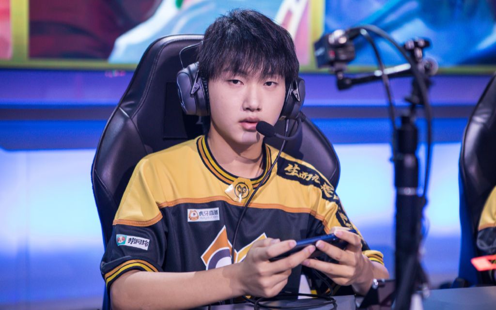 20直播:一起看《变身吧 王者》 巅峰赛 全能选手