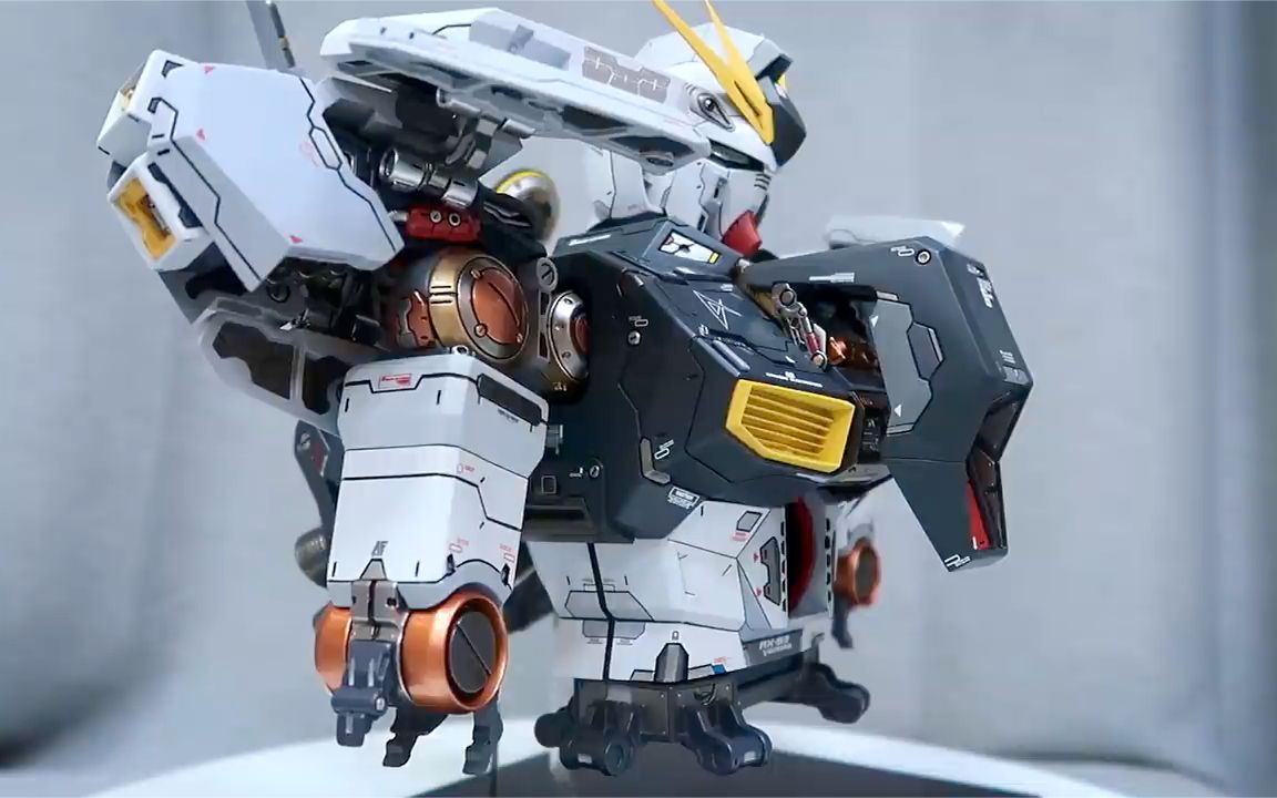 1/35 牛高达 胸像 制作