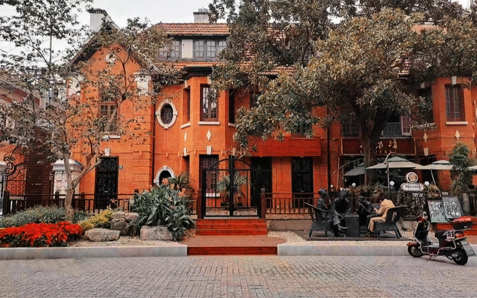 洋房独栋虹口区四川北路多伦路沿街独栋900平加建500平实际使用1400平