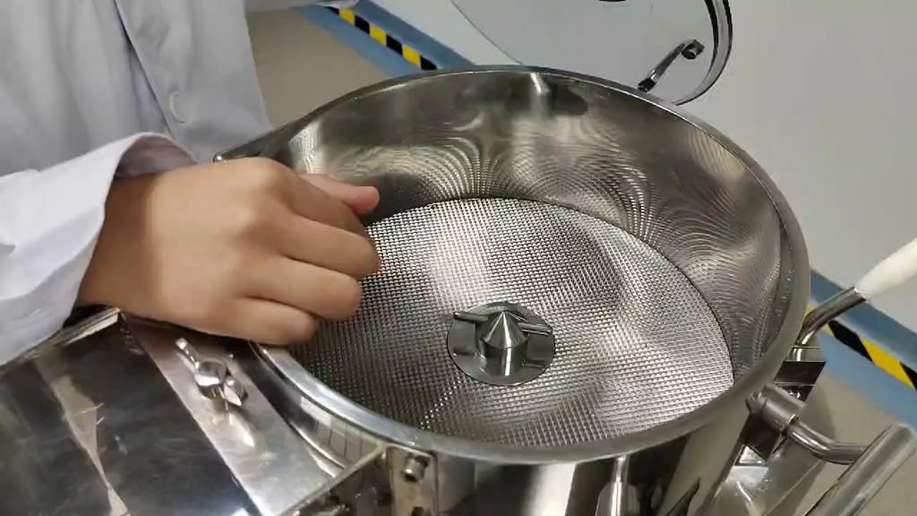 第一大组第二小组李芸挤出滚圆机,粉碎机