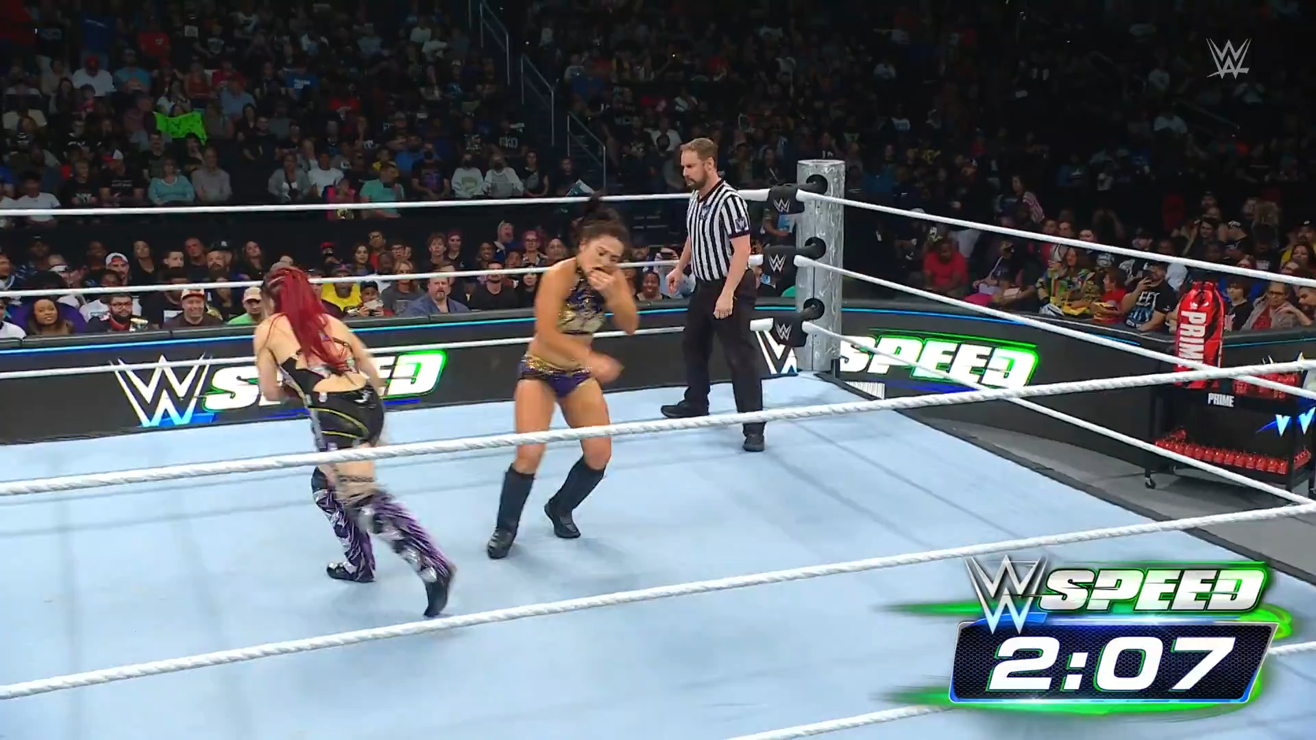 【WWE速胜赛:莱拉ⷧ“楰”基里 VS 紫雷】WWE Speed: Lyra Valkyria vs. Iyo Sky哔哩哔哩bilibili