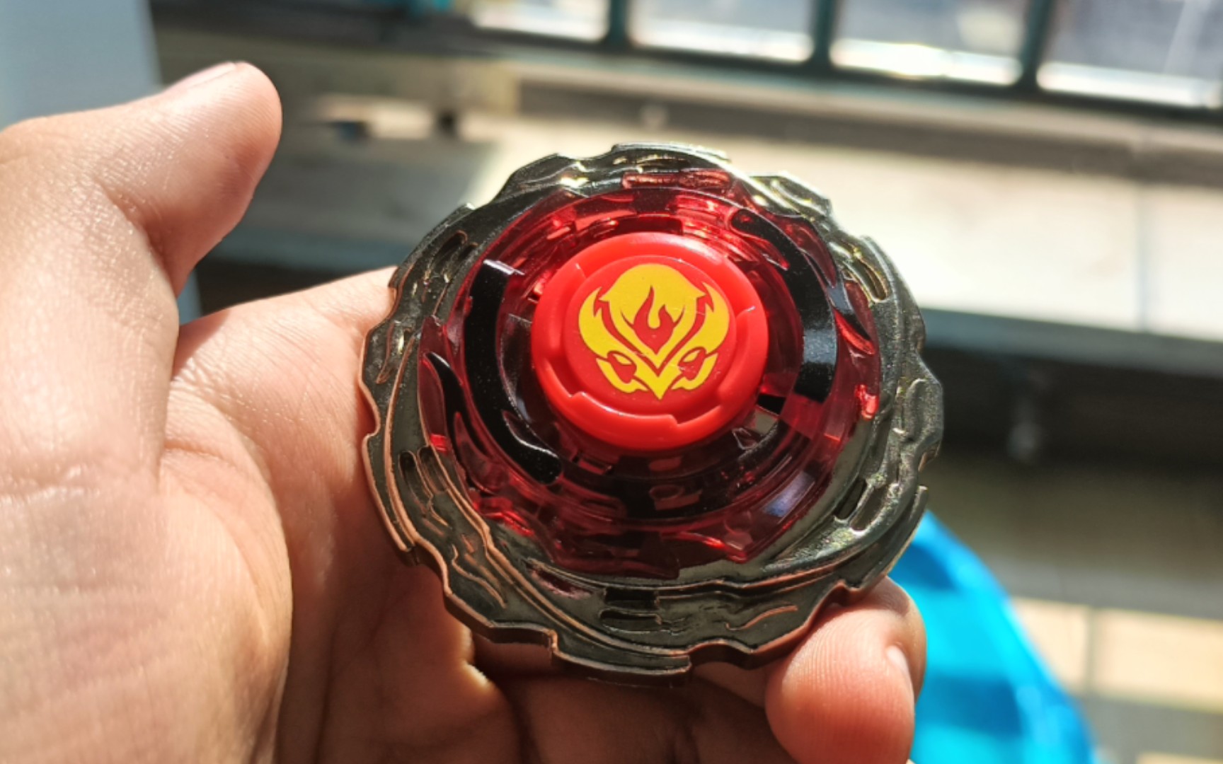 拥有四点接地超快移速陀尖的持久型陀螺?