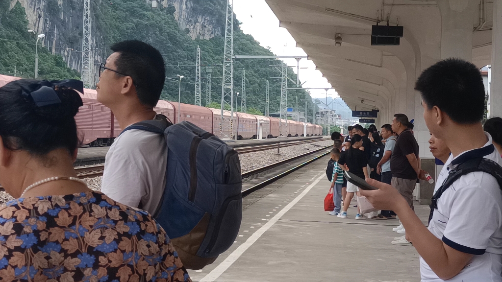 【南焦柳】k9325次进融水站