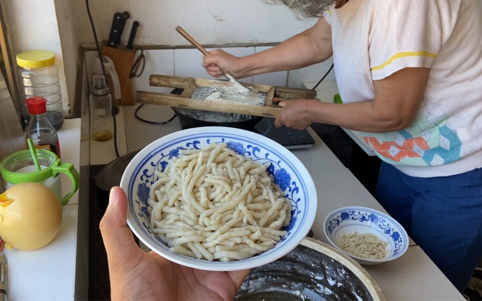 山西面食太多了,做个豆面抿尖,很多人没见过!哔哩哔哩bilibili