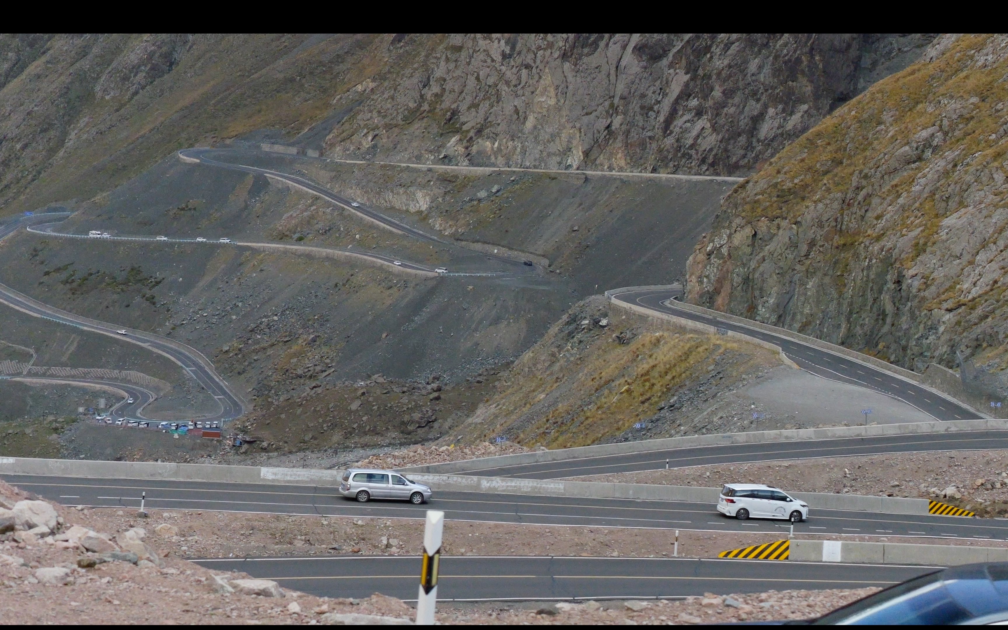 南疆大环线22天自驾之旅精彩片段(一):最美s101国防公路 独库公路!