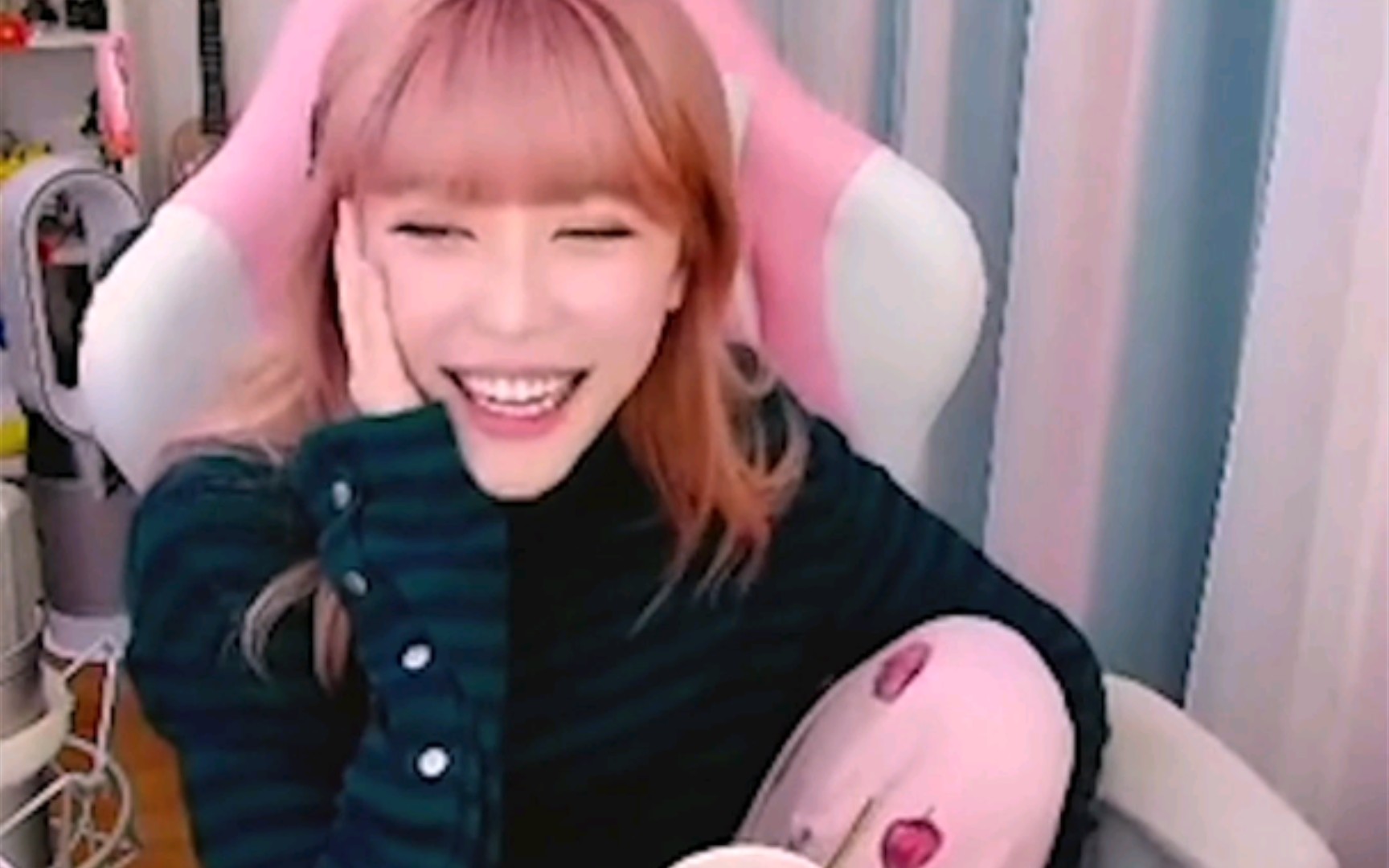 周淑怡看迪迦奥特曼鬼畜版,药水哥这段也太离谱了_哔哩哔哩_bilibili