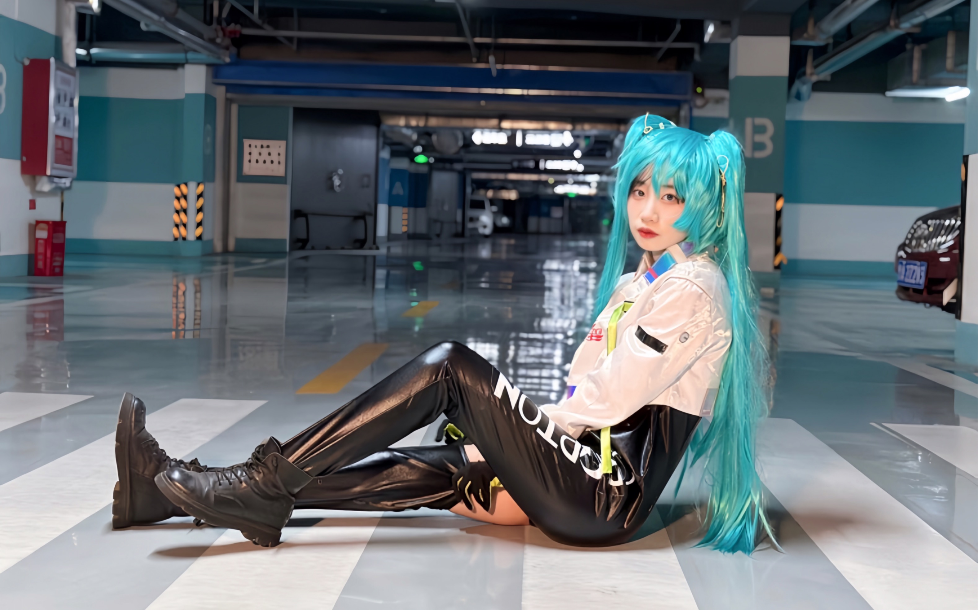 初音赛车服姐姐 q弹皮裤 竖屏抖抖抖ddd 一镜到底!