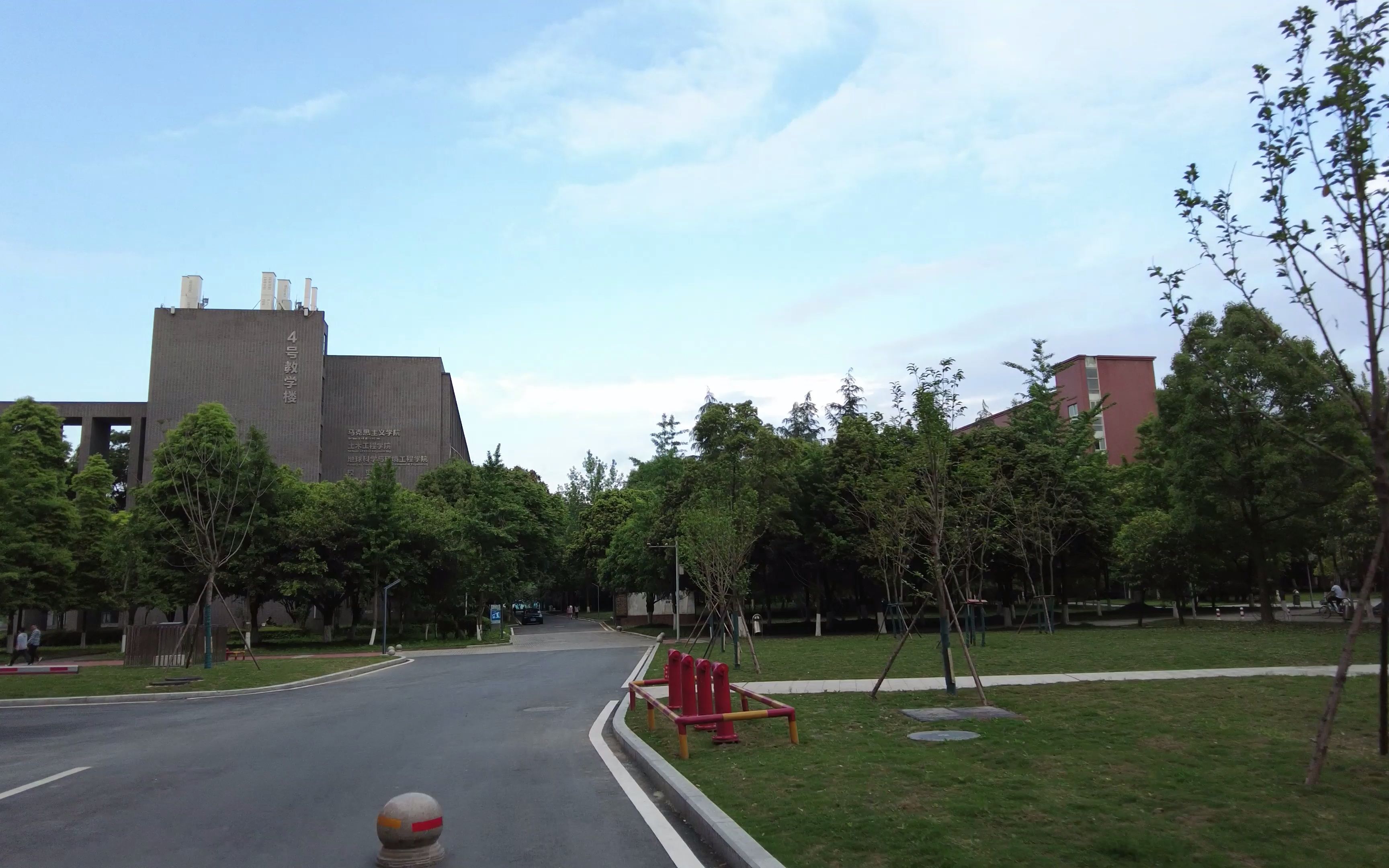 【读研vlog】天气真蓝啊 | 西南交通大学校园随拍_哔哩哔哩_bilibili