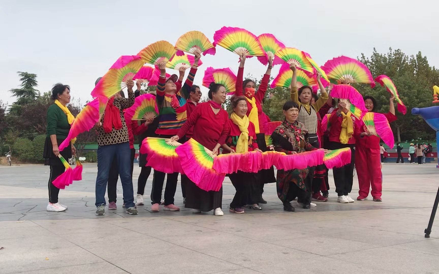 大众广场广场舞