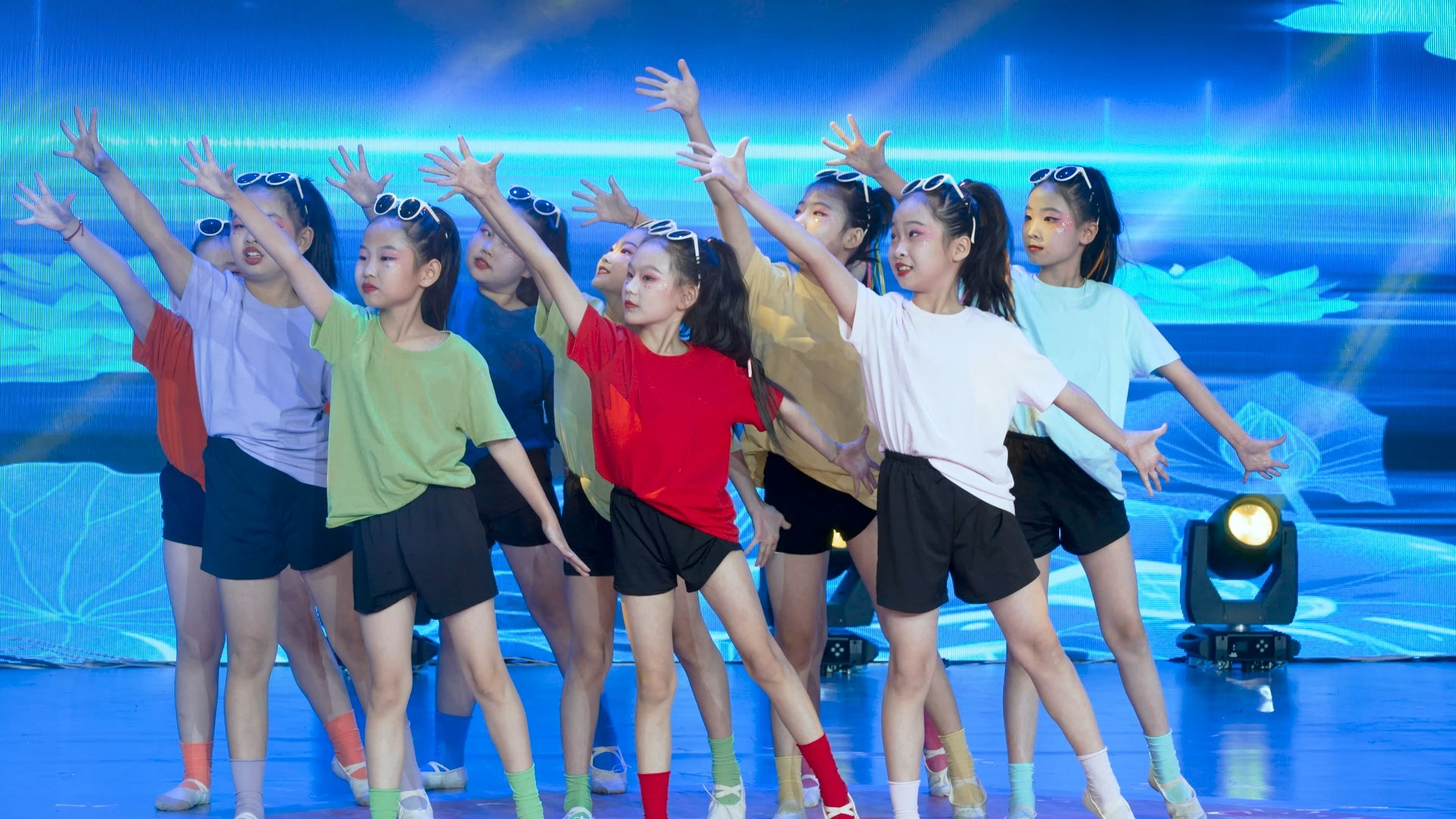 快乐少年.活力演绎舞蹈《玩伴》