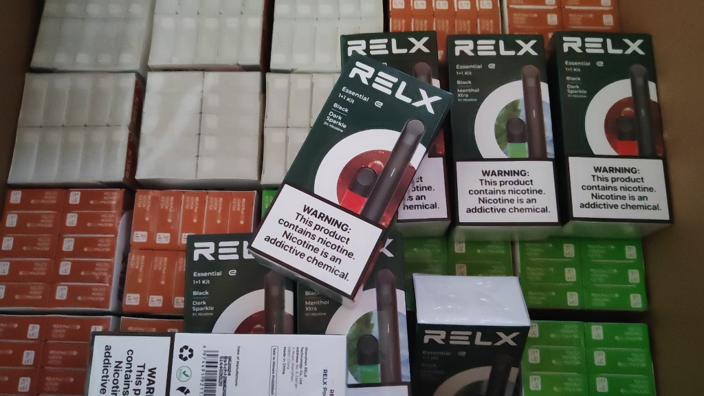 悦刻海外青羽一杆一蛋