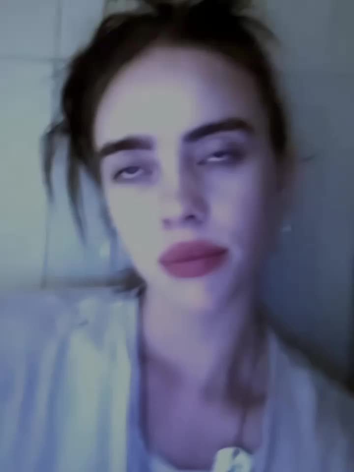 我的妻子 :) BILLIE EILISH哔哩哔哩bilibili