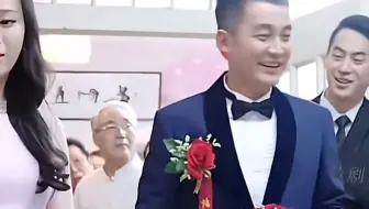结婚当天，新娘要加50万彩礼，新朗当场转头取伴娘