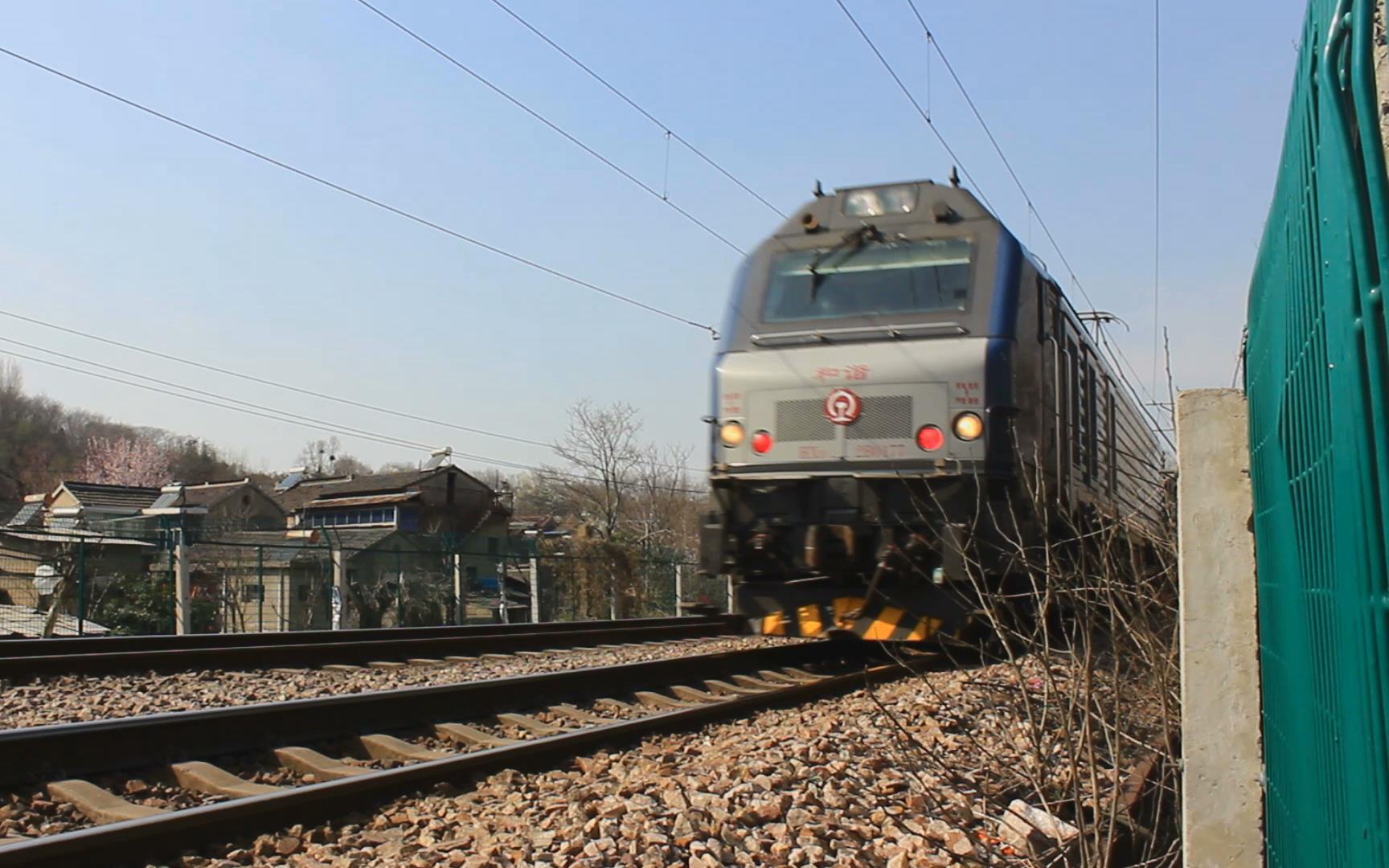 hxd2b牵引敞车 rw25b 原色25t kd25k(g)到达浦镇