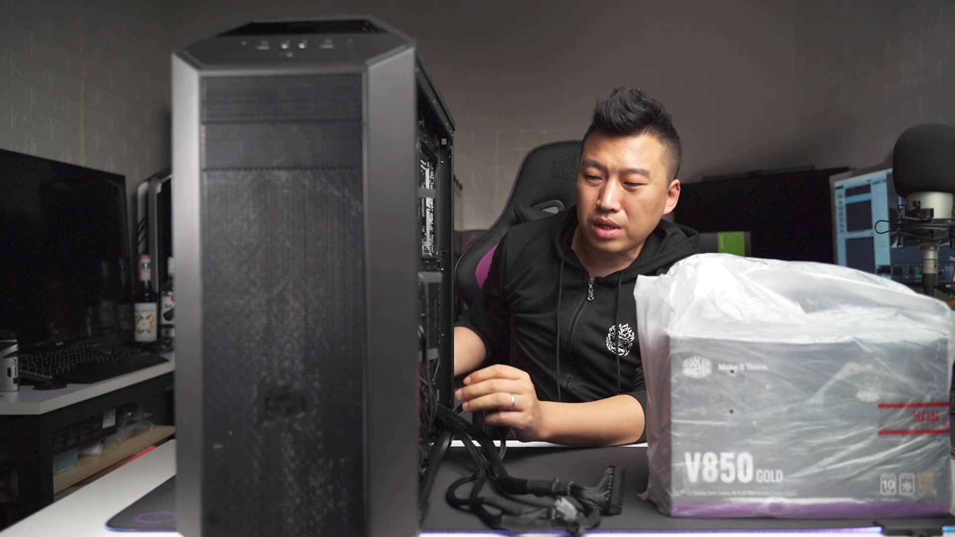 【2019-4-18 装机猿录播】4.5万不打游戏主机电源到了 (1)