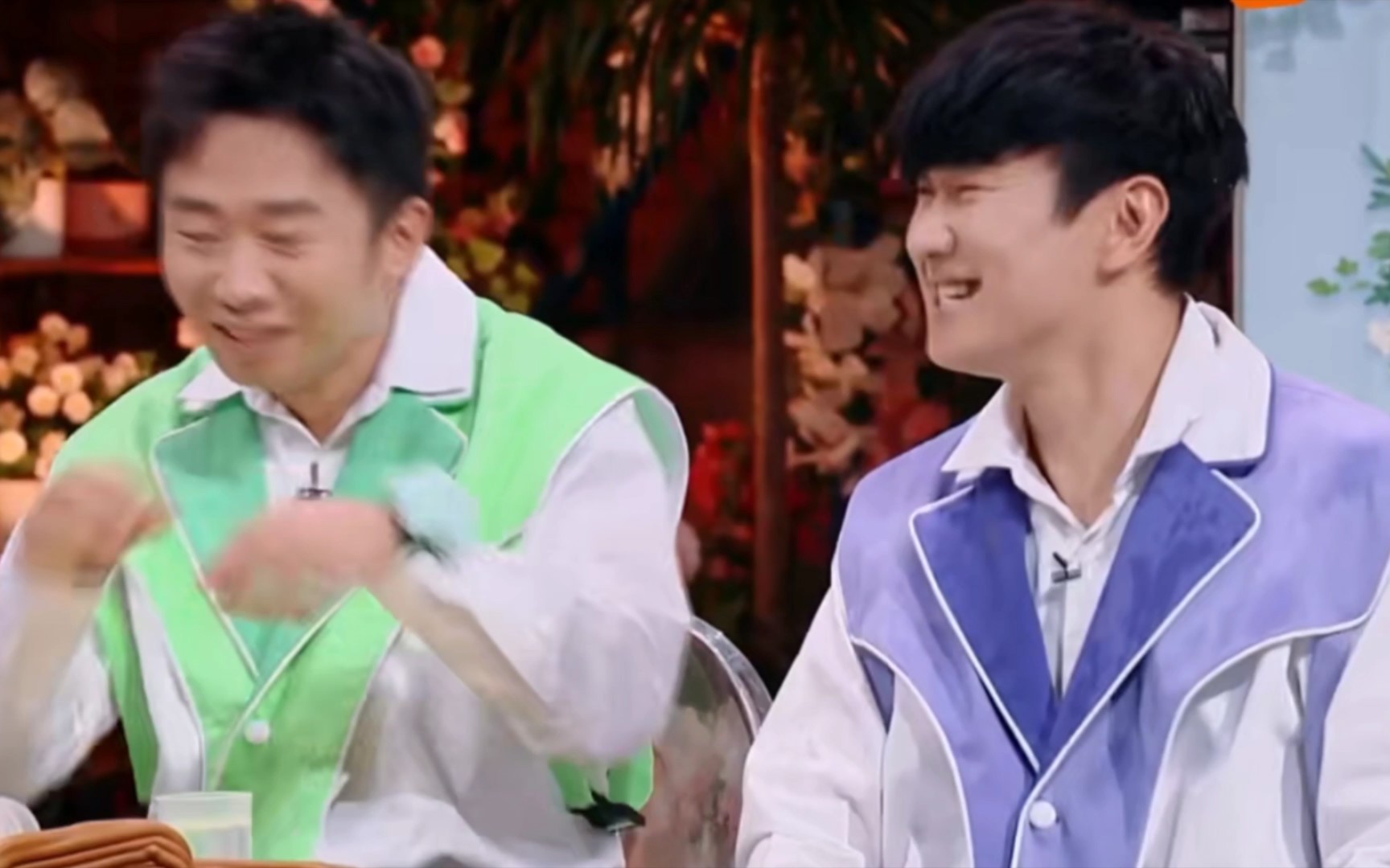 大无语事件 林俊杰被泼激动到咬杨迪的手|你好星期六