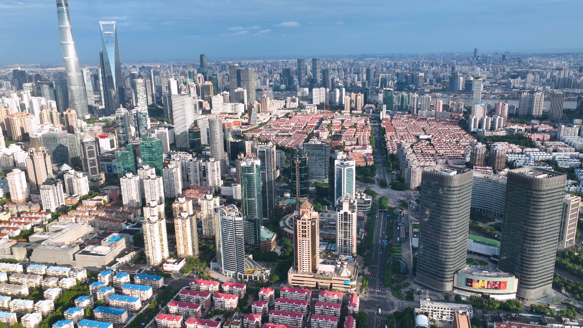 上海浦东新区城市天际线航拍5k御三