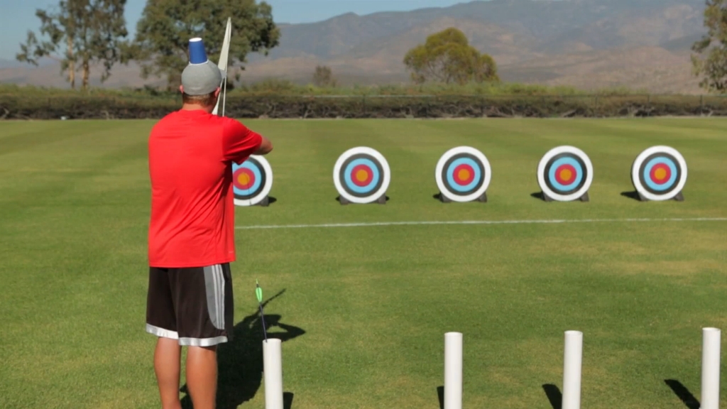 美国射箭队训练方法:头顶杯子