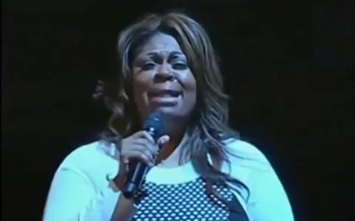 [图]【Kim Burrell】【Whitney Houston 】【 I Look To You 】【独唱】【合唱】