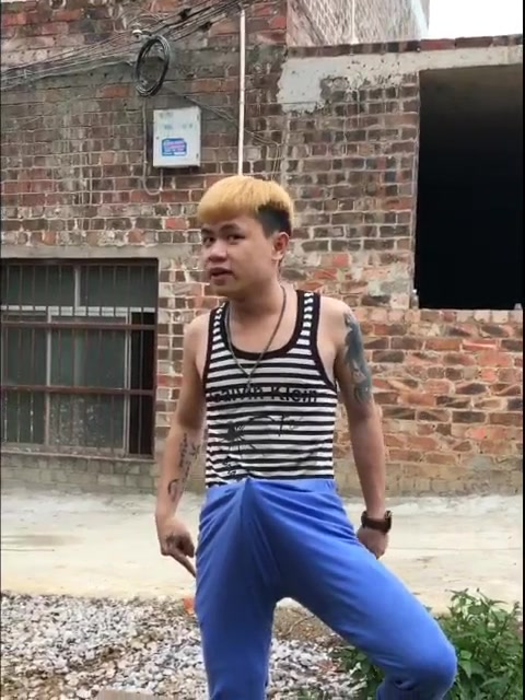 少年之酱爆 用或其他应用扫描二维码 硬币- 点赞 转载自快手@叫我三炮