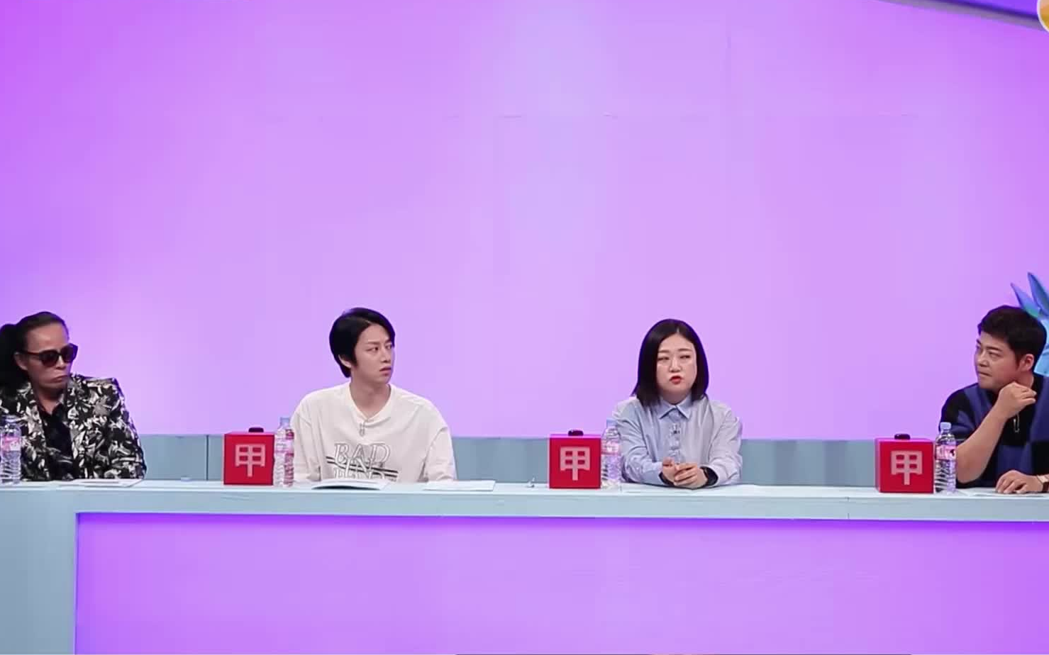 [图]社长的耳朵是驴耳朵.E185.221211