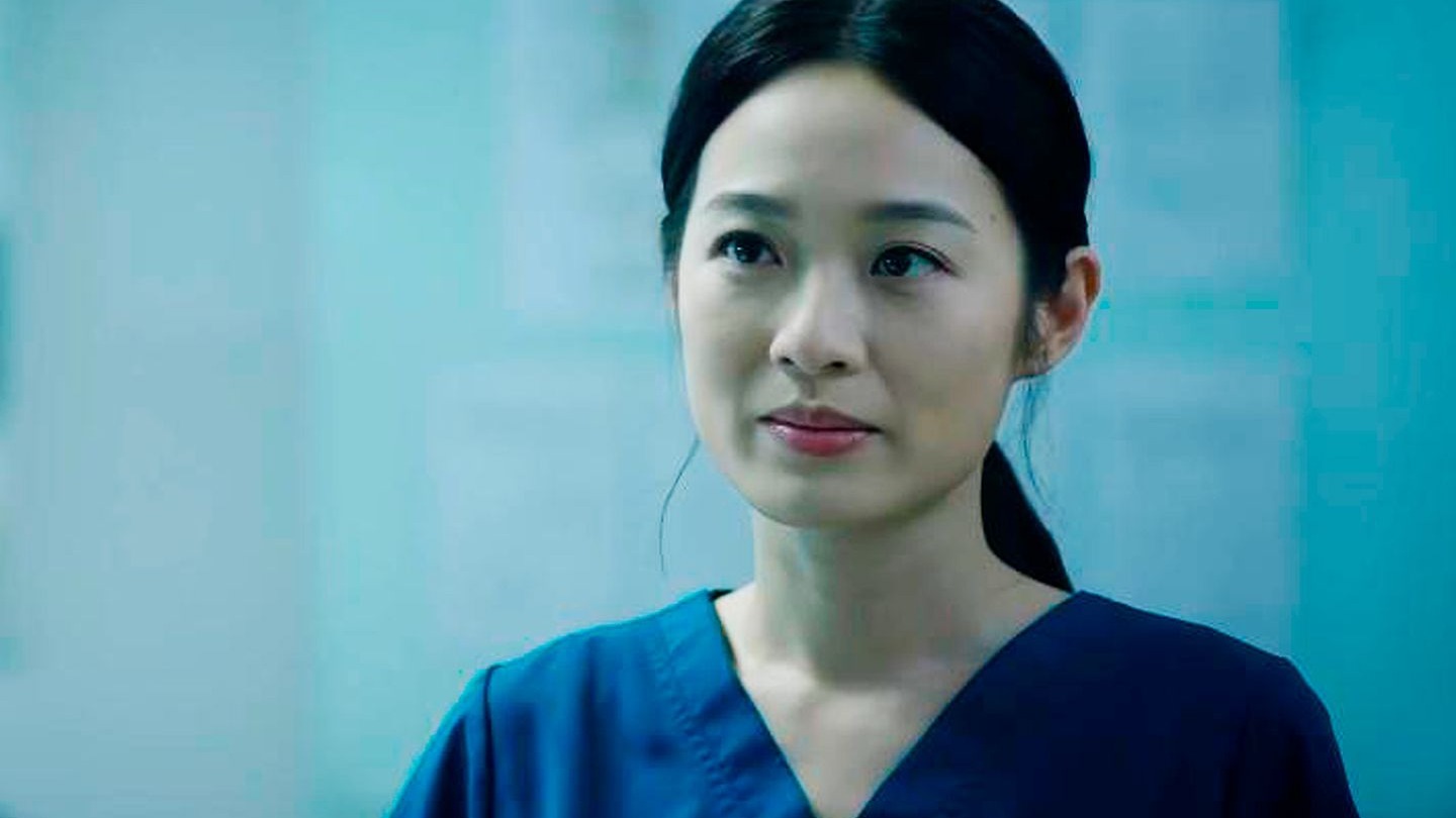 女法医一觉醒来 ，发现自己被放上了解剖台