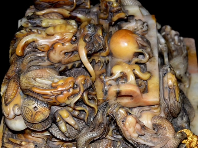 旧藏珍品老寿山石九龙大印章原石原色纯手工雕刻造型独特形象逼真保存