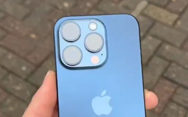 互动抽奖活动新人注入哔站 粉丝福利随机挑选10位粉丝送iphone 15 pro