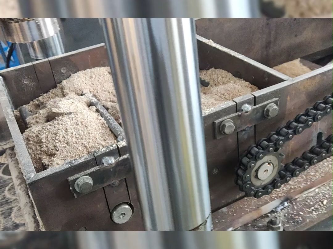 木屑锯末压块机,不要胶水,不要粘合剂,不加水,一次成型