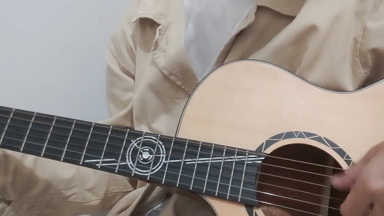 霜雪千年木吉他初学者指弹标签古风音乐萌新向虚拟歌姬洛天依乐正绫