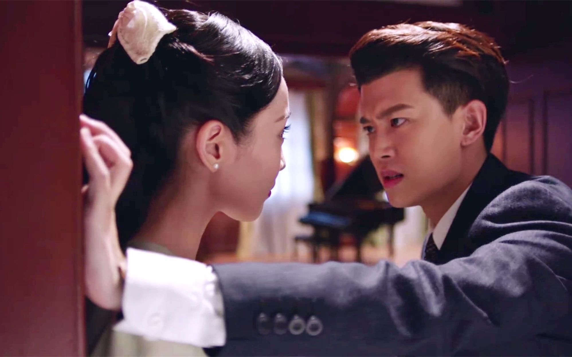 活动  《秋蝉》任嘉伦李曼打情骂俏,却意外查到监听装置,这狗粮厉害了