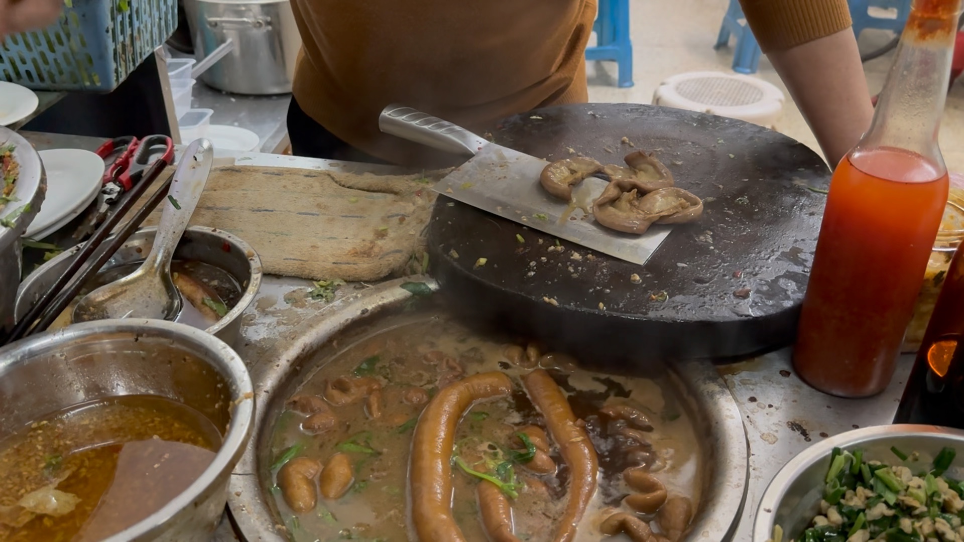汕头吃白粥还是老倌子才地道,这家开在老城区的夜粥店本地人的最爱!