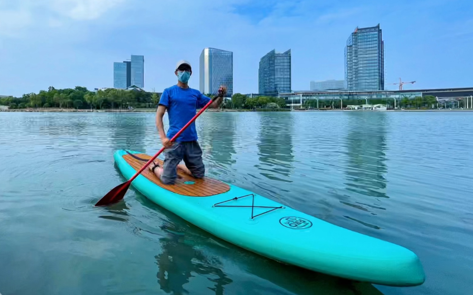 苏州桨板桨板初学者跪姿划行演示