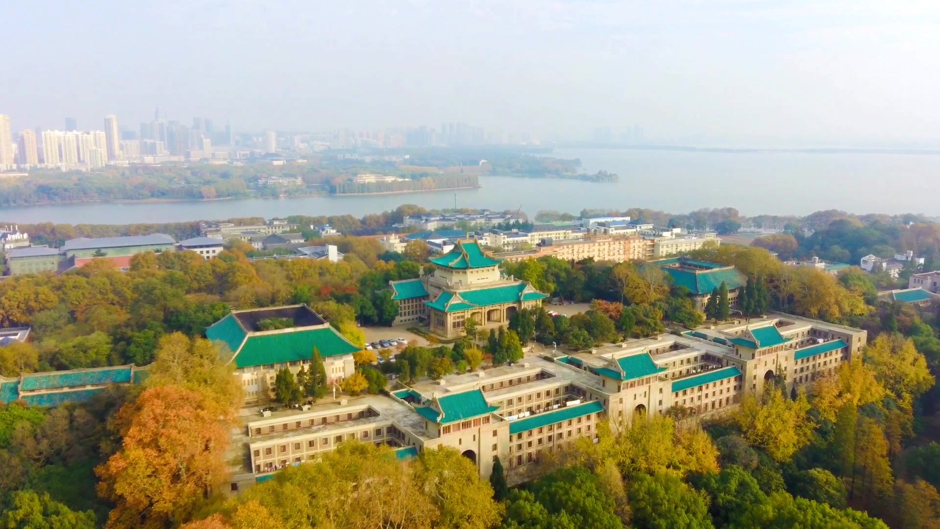 哈博森zino航拍武汉大学秋景_哔哩哔哩 (゜-゜)つロ 干杯~-bilibili
